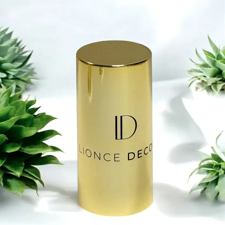 Marquage sérigraphie sur flacon doré avec logo Lionce Décors – finition haut de gamme
